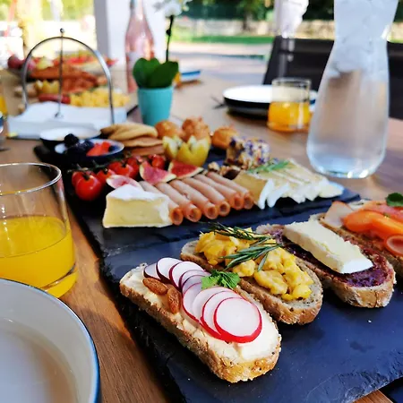 Homestay La Brise Provencale *